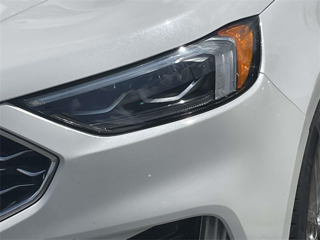 2021 Ford Edge Titanium photo 9