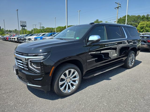 2025 Chevrolet Suburban Premier photo 2