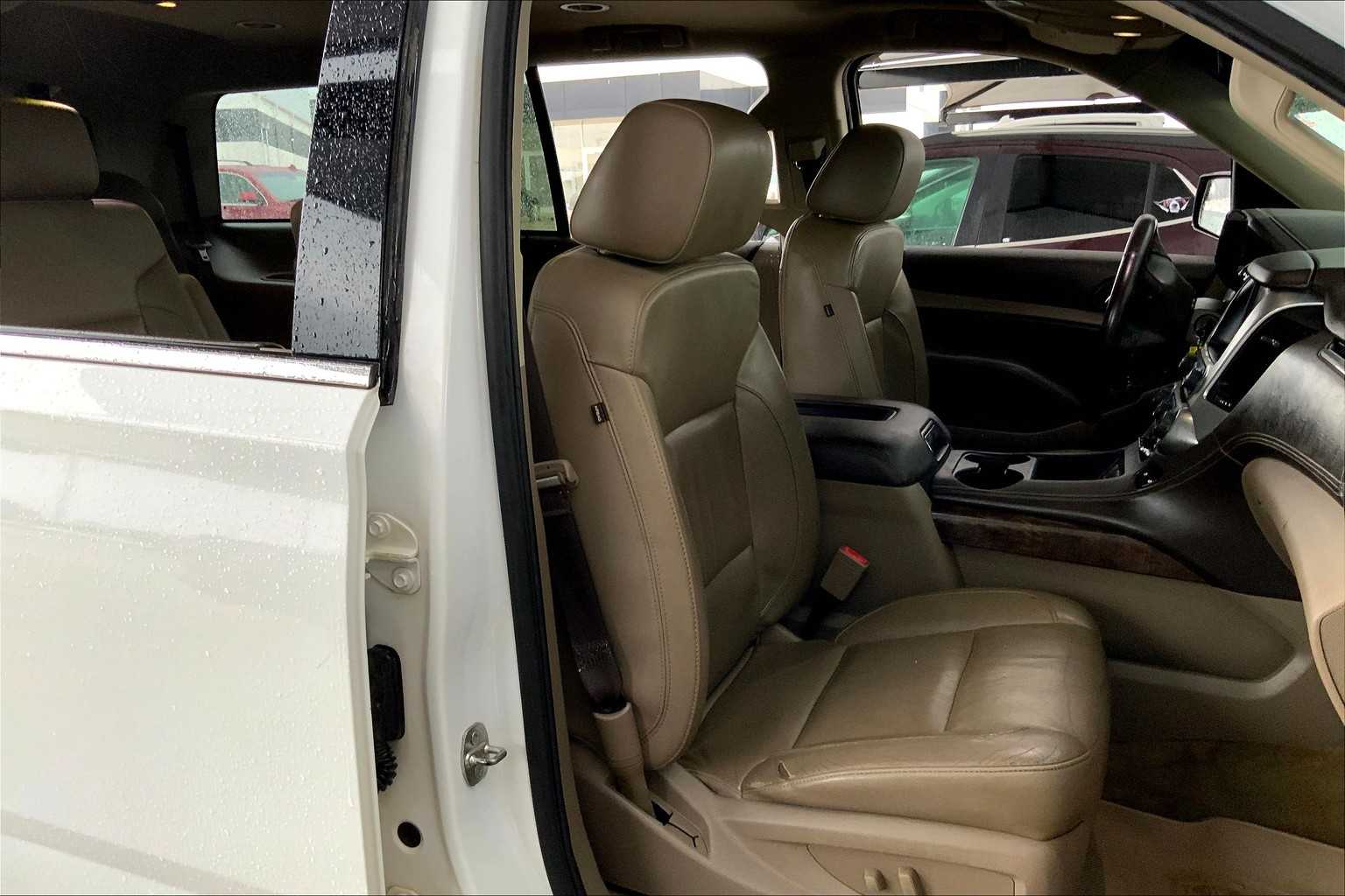 2017 Chevrolet Tahoe LT photo 8