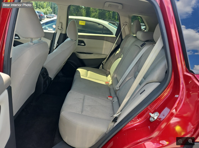 2024 Nissan Rogue SV photo 3