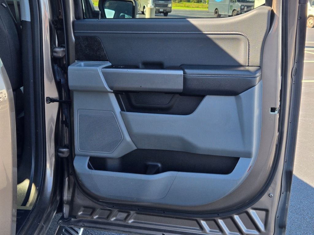 2022 Ford F-150 XLT photo 7