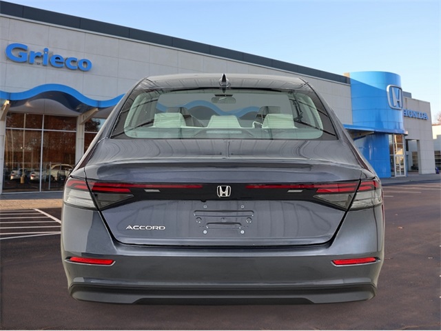 2025 Honda Accord LX photo 4