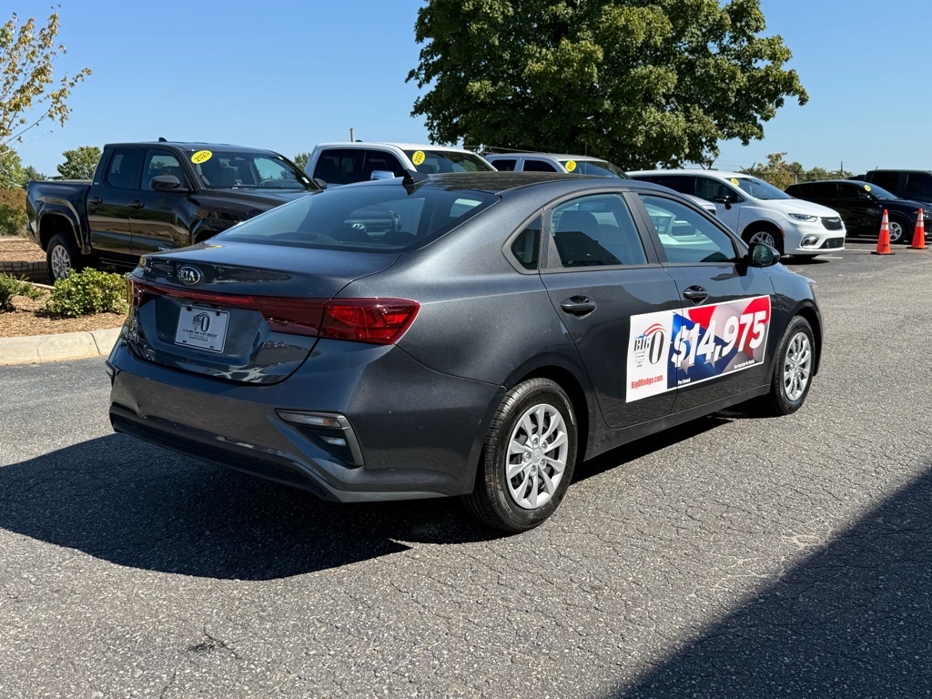 2021 Kia Forte FE LXS photo 3