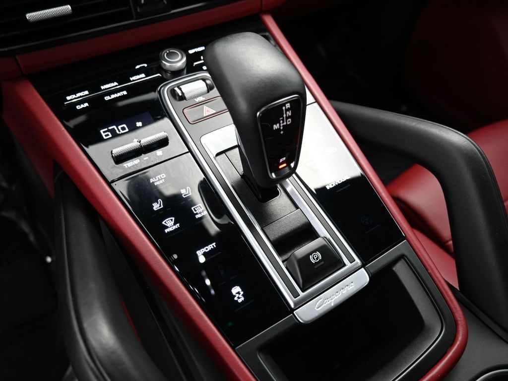 2023 Porsche Cayenne Base photo 21