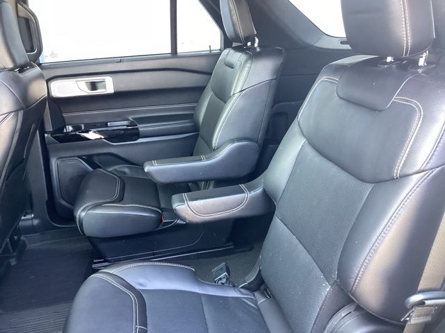 2022 Ford Explorer ST photo 11