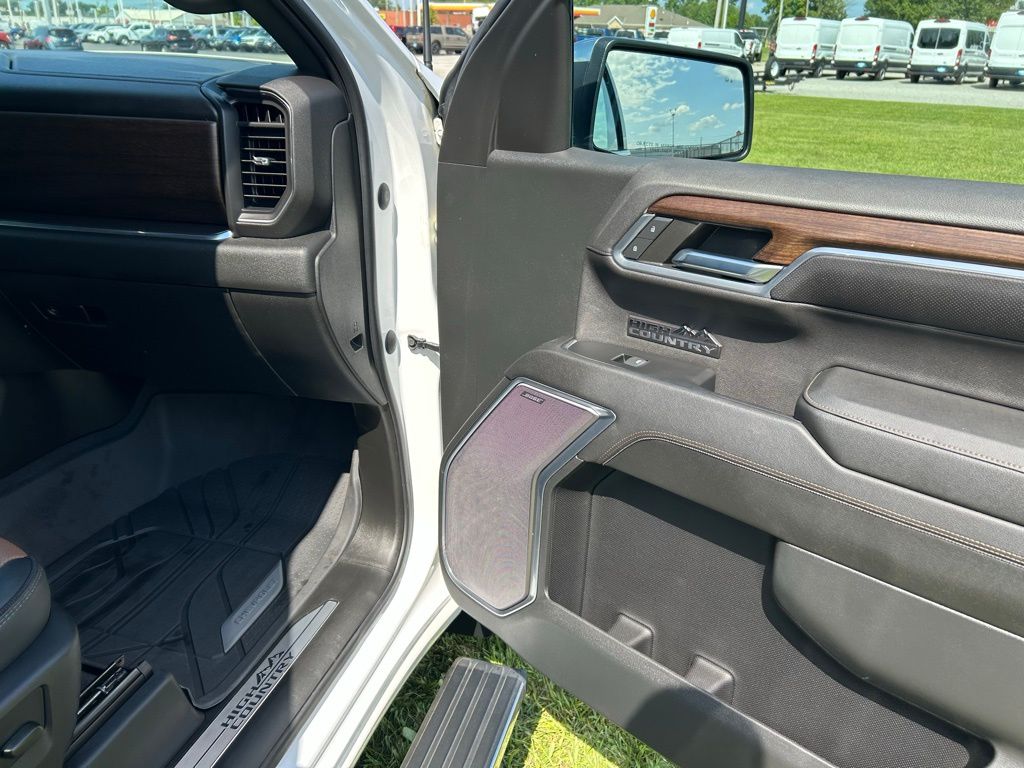 2023 Chevrolet Silverado 1500 High Country photo 20