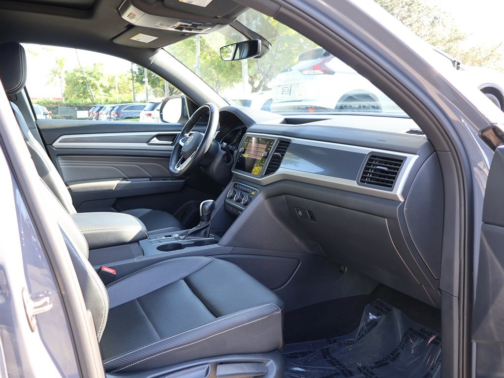 2021 Volkswagen Atlas Cross Sport V6 SE Technology R-Line photo 23
