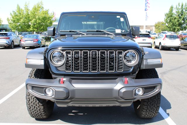 2024 Jeep Wrangler Rubicon photo 2