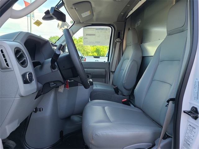 2025 Ford E-350 Base photo 13