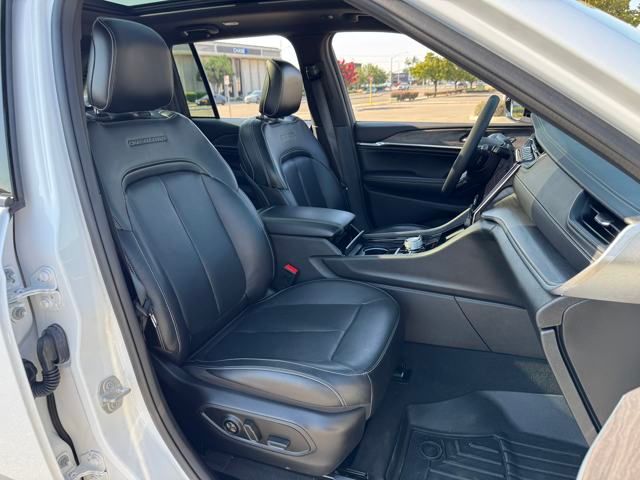 2023 Jeep Grand Cherokee Overland photo 22