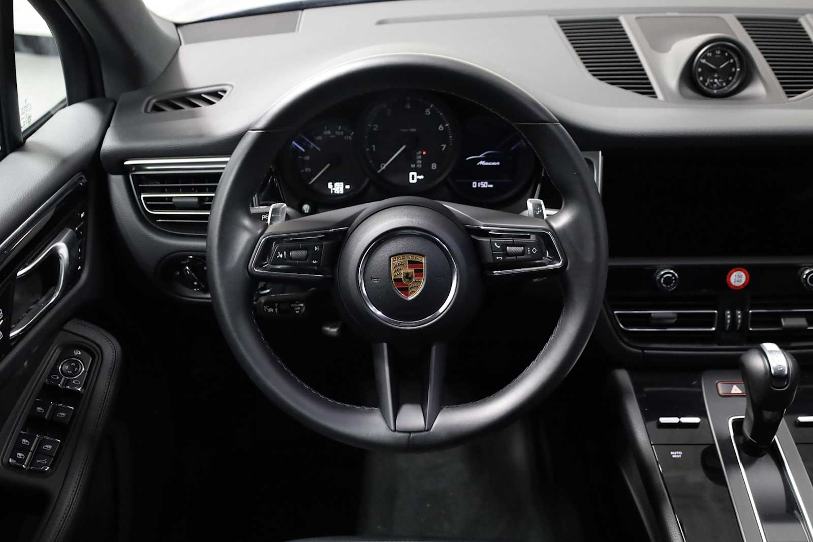 2024 Porsche Macan T photo 21