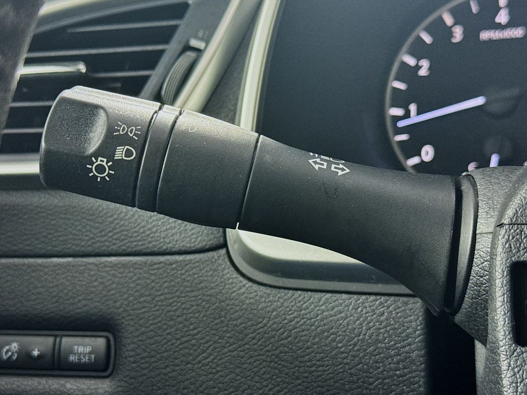 2016 Nissan Murano SV photo 12
