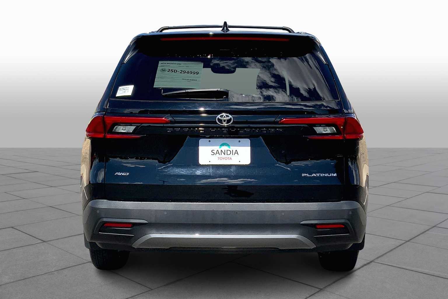 2024 Toyota Grand Highlander Platinum AWD photo 3