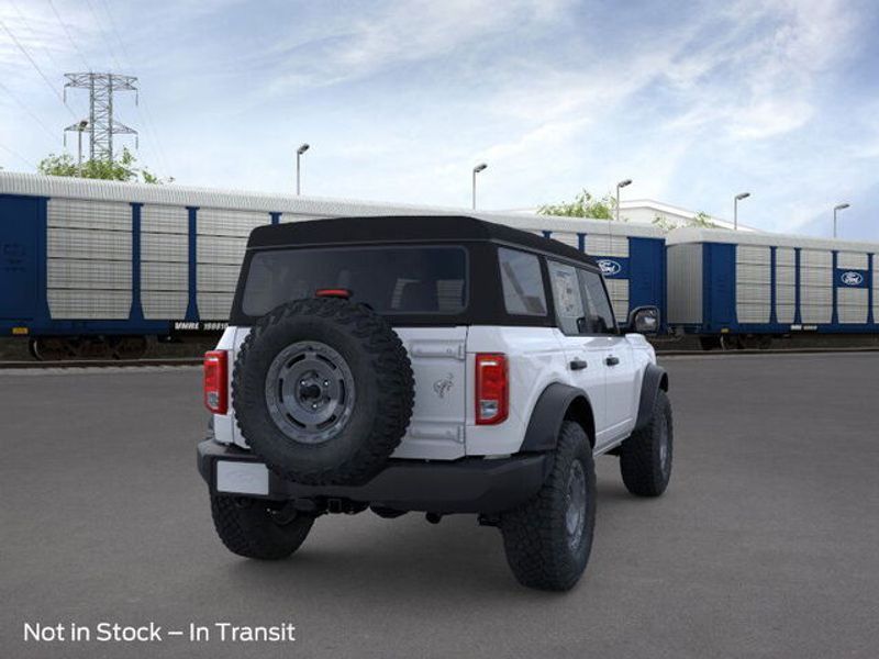 2025 Ford Bronco Base photo 8