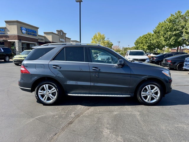 2015 Mercedes Benz ML 350 4MATIC photo 2