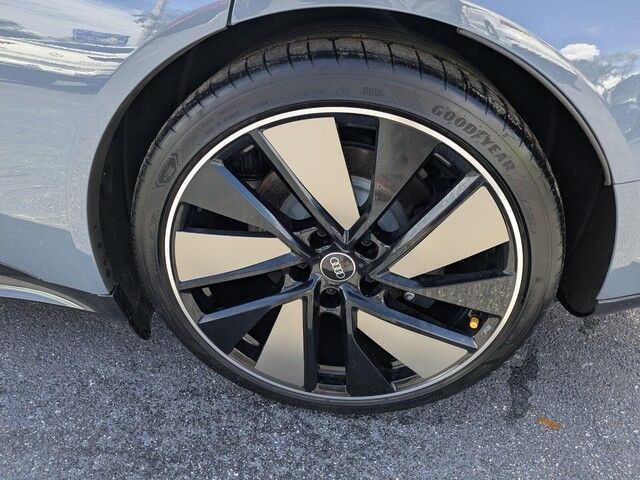 2023 Audi e-tron GT Premium Plus photo 19