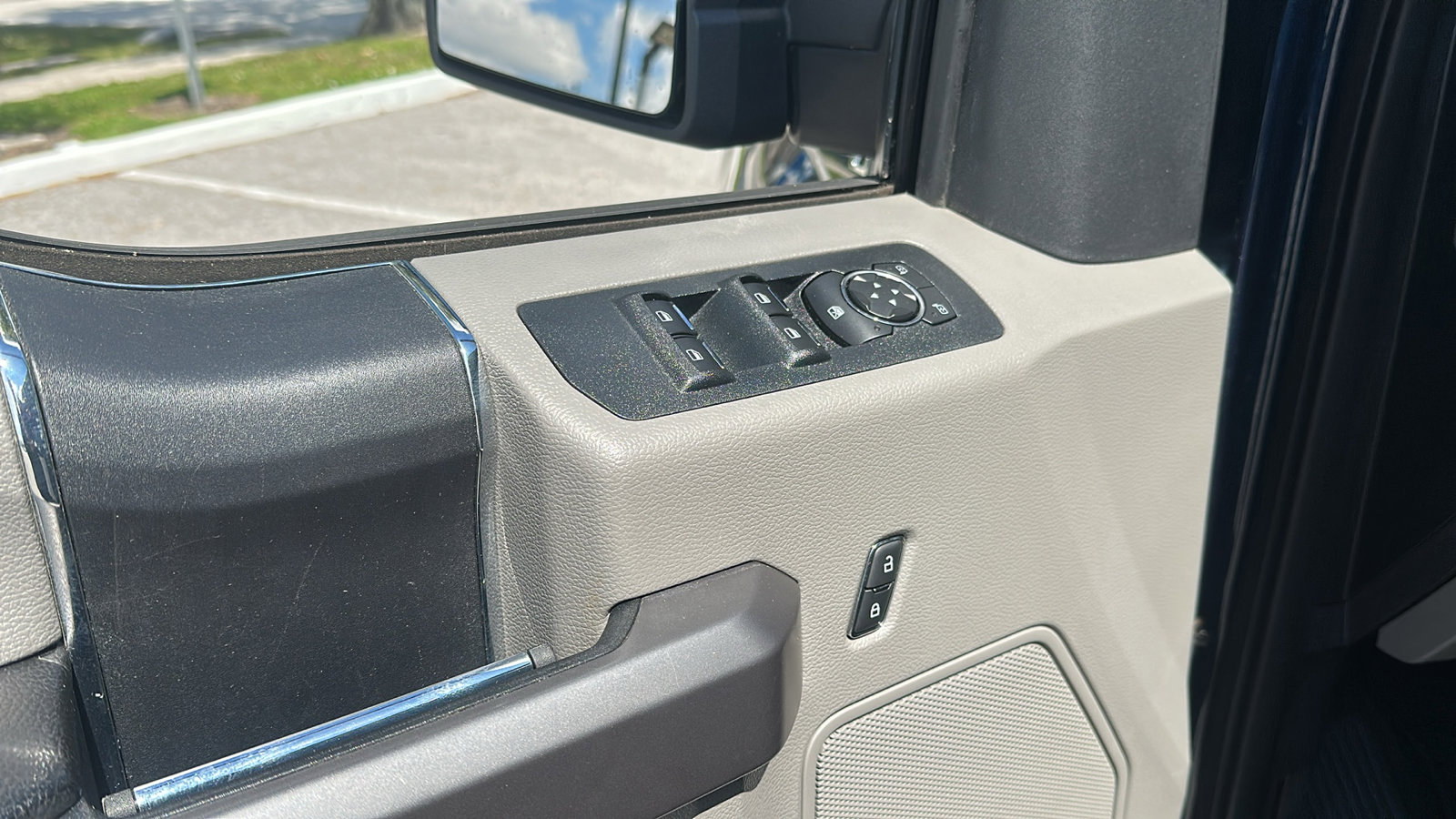 2020 Ford F-150 XLT photo 8