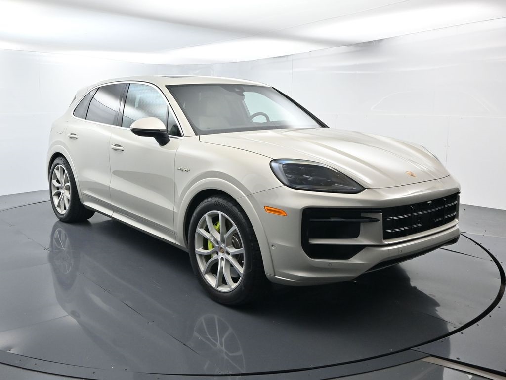 2025 Porsche Cayenne E-Hybrid S photo 16
