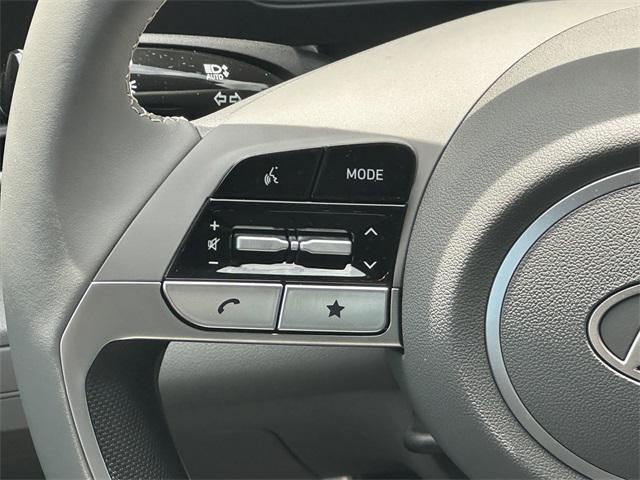 2025 Hyundai Elantra SEL Sport photo 23