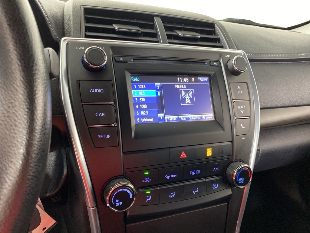 2017 Toyota Camry LE photo 3