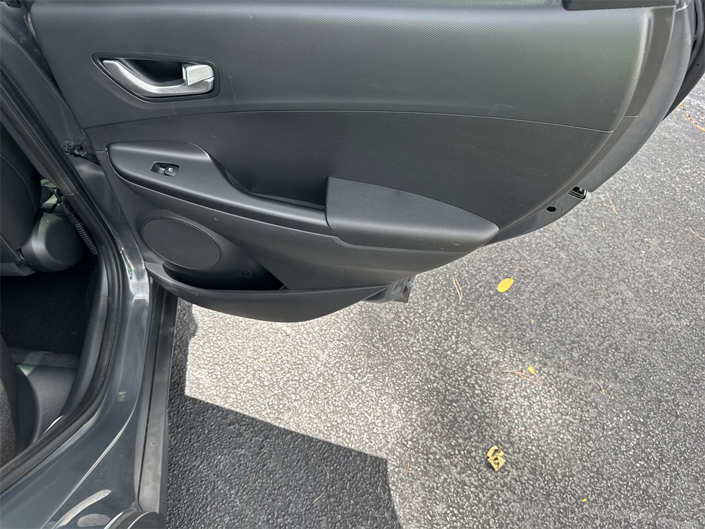 2023 Hyundai Kona SEL photo 16