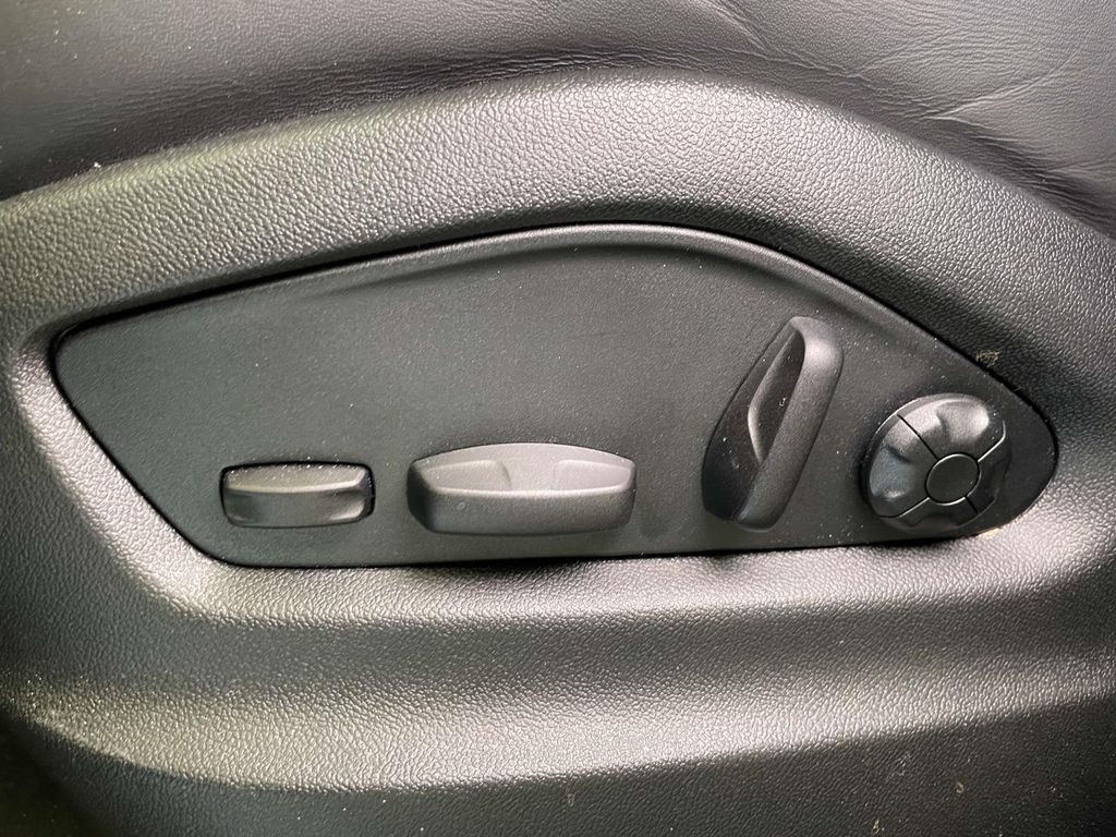 2024 Porsche Cayenne S photo 17