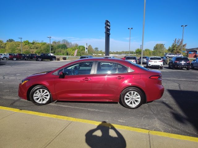 2024 Toyota Corolla LE photo 4