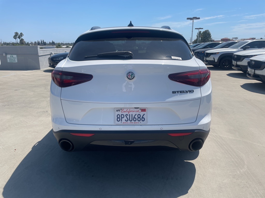 2020 Alfa Romeo Stelvio Base photo 4