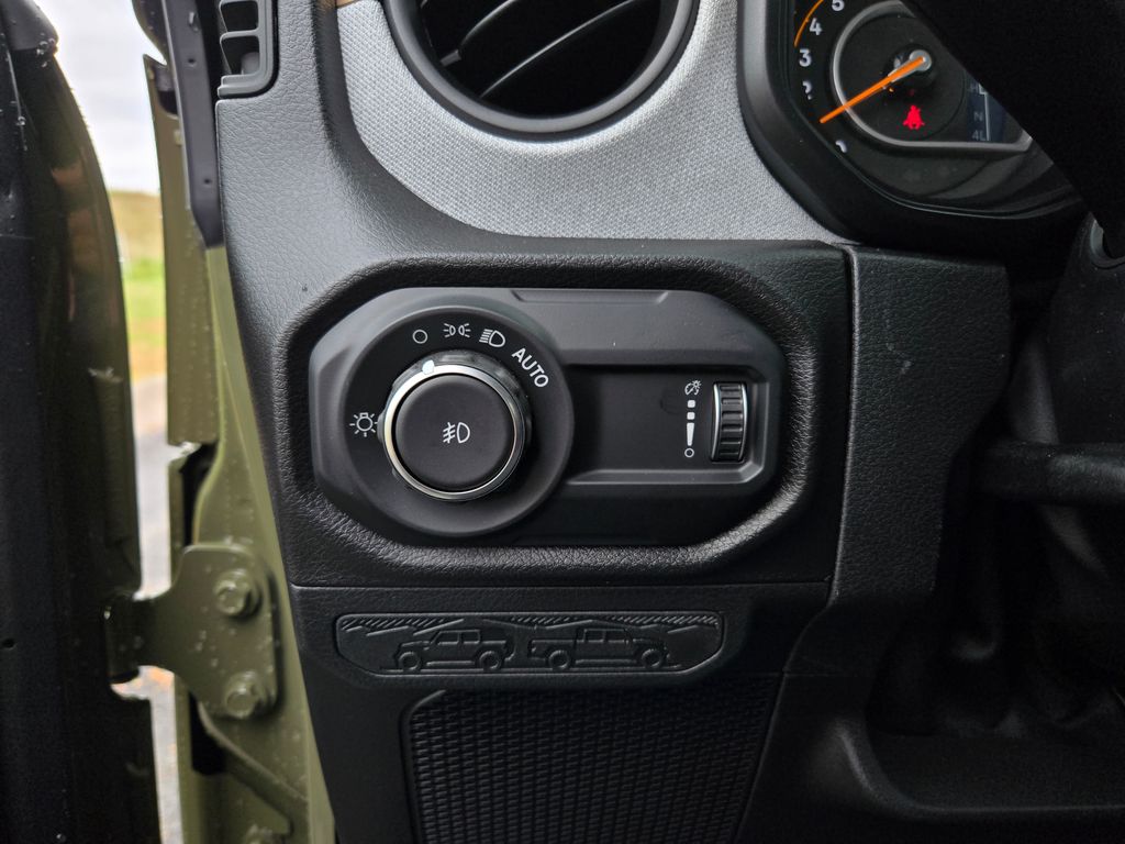2025 Jeep Wrangler Willys photo 12