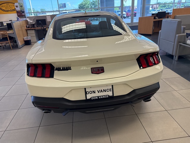 2025 Ford Mustang GT Premium photo 4