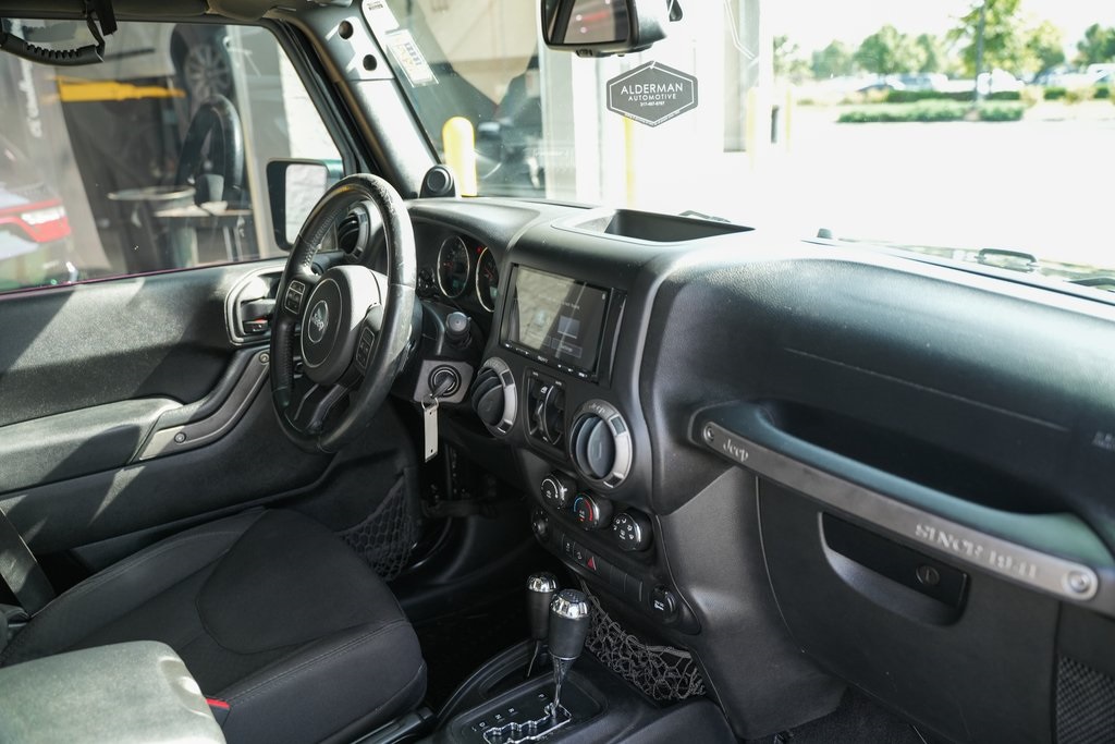 2014 Jeep Wrangler Unlimited Sport photo 17