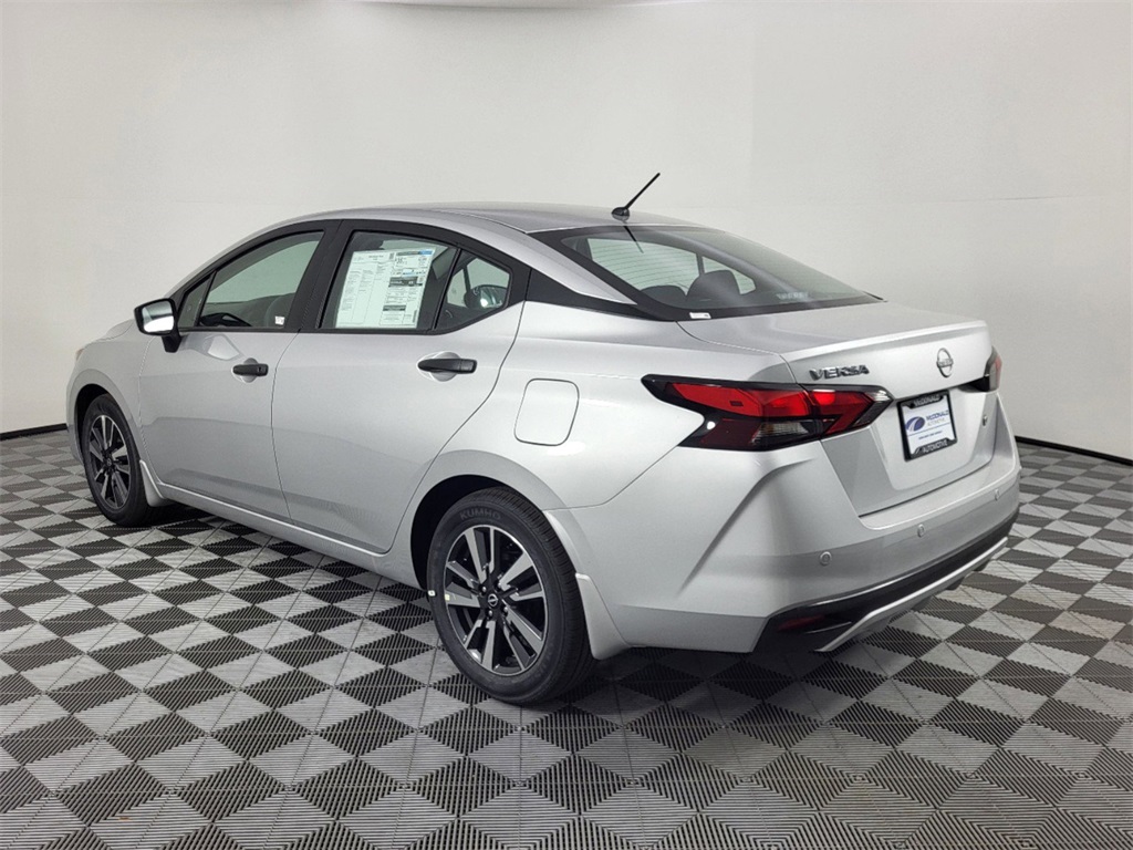 2025 Nissan Versa S photo 3