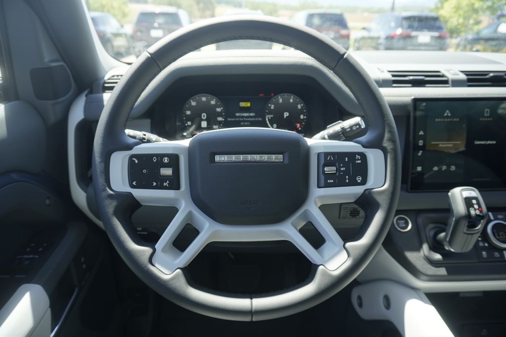 2025 Land Rover Defender 90 X-Dynamic SE photo 10