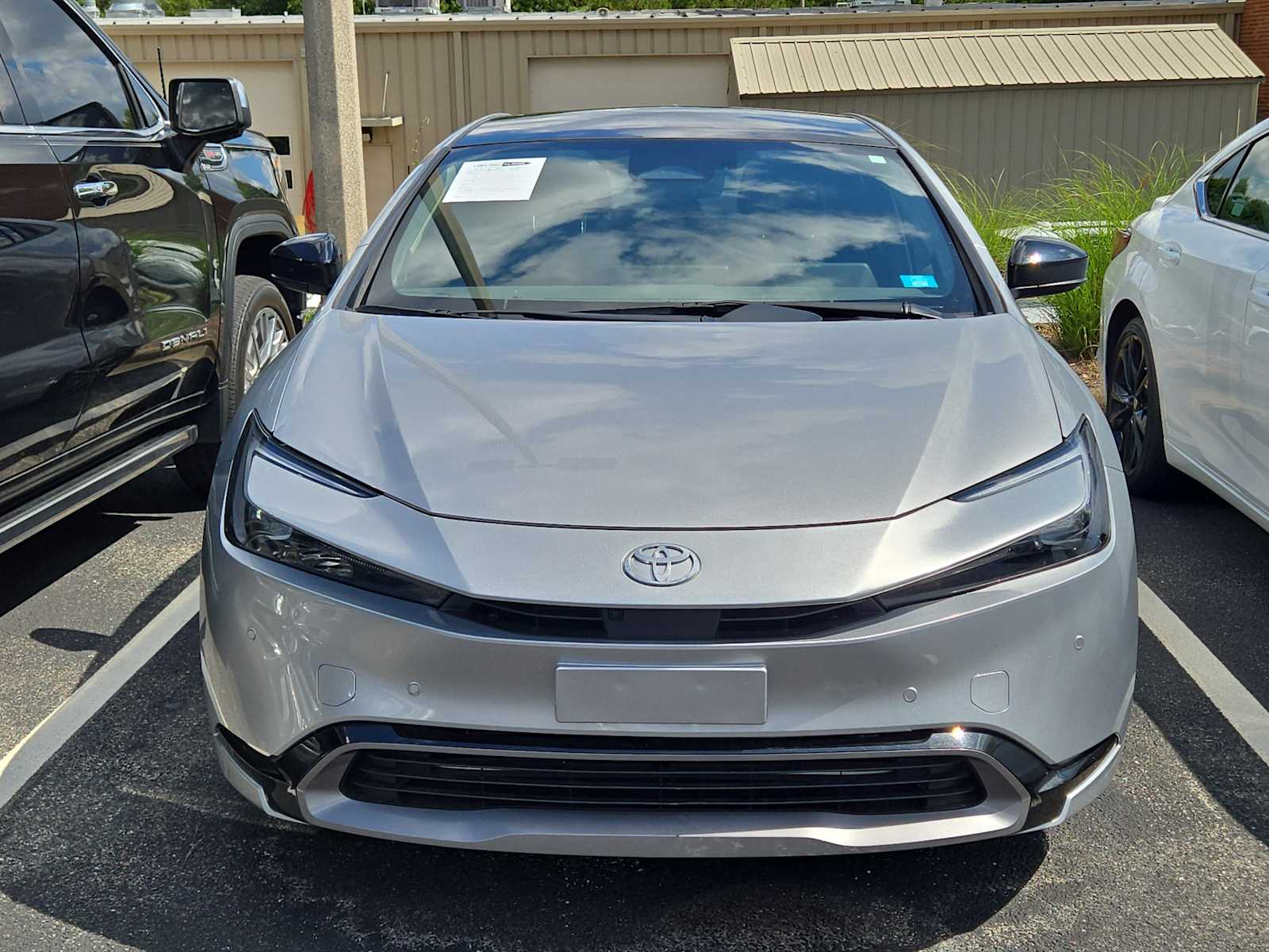 2023 Toyota Prius Limited photo 2