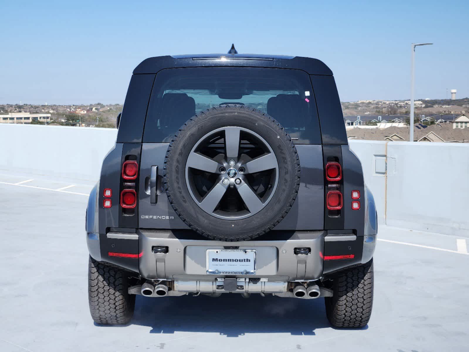 2025 Land Rover Defender 110 X-Dynamic SE photo 6