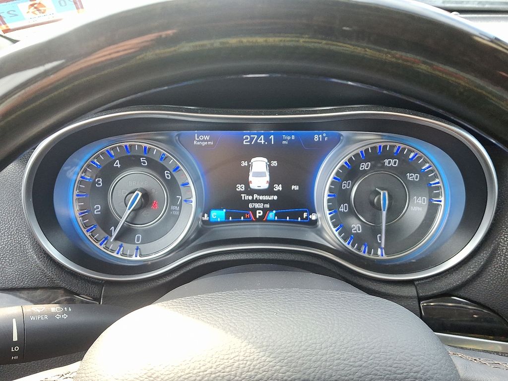 2018 Chrysler 300 Limited photo 19