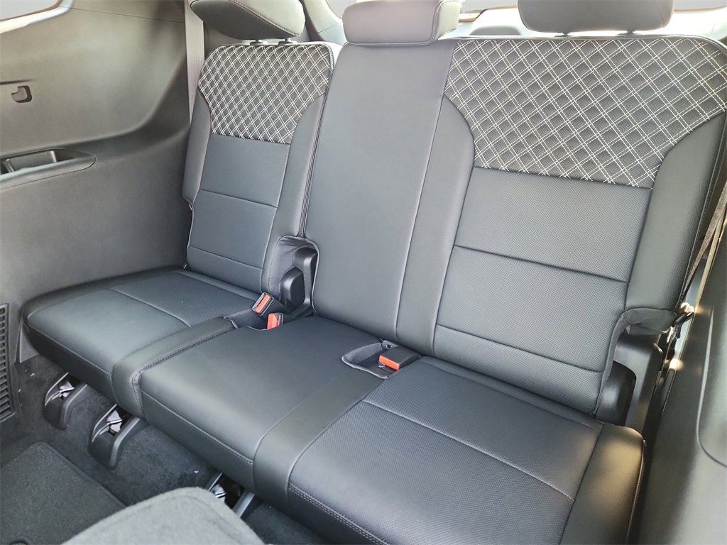 2026 Gmc Acadia Denali photo 2