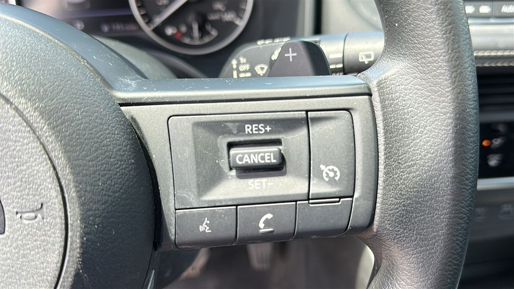2023 Nissan Rogue S photo 13