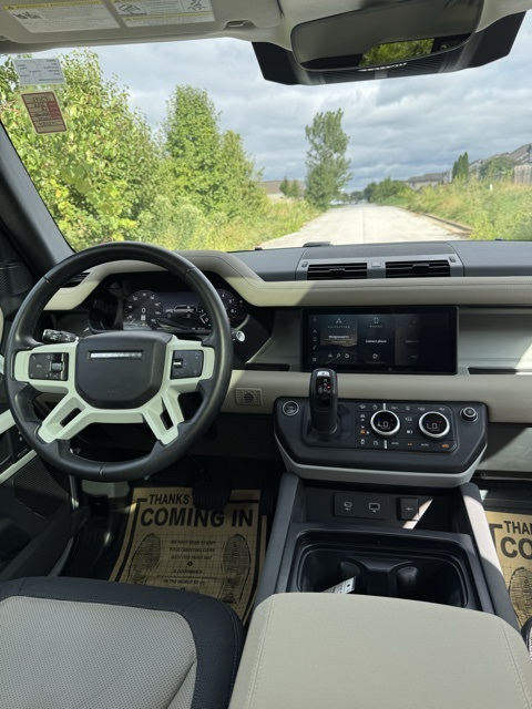2023 Land Rover Defender 110 X-Dynamic SE photo 23