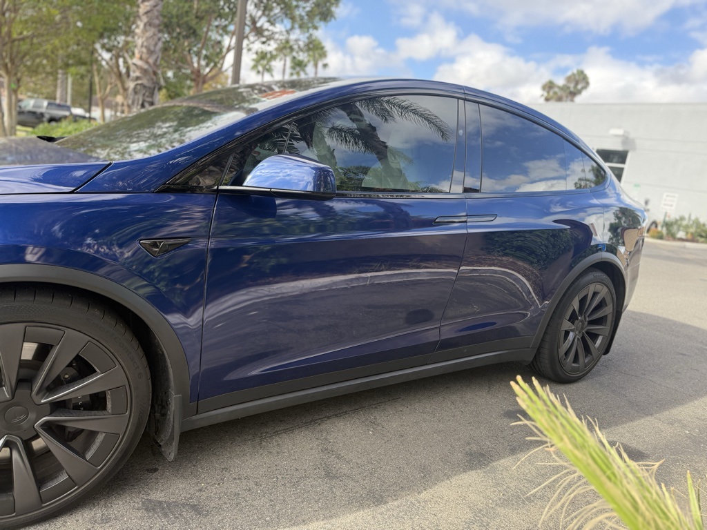 2022 Tesla Model X Plaid photo 3