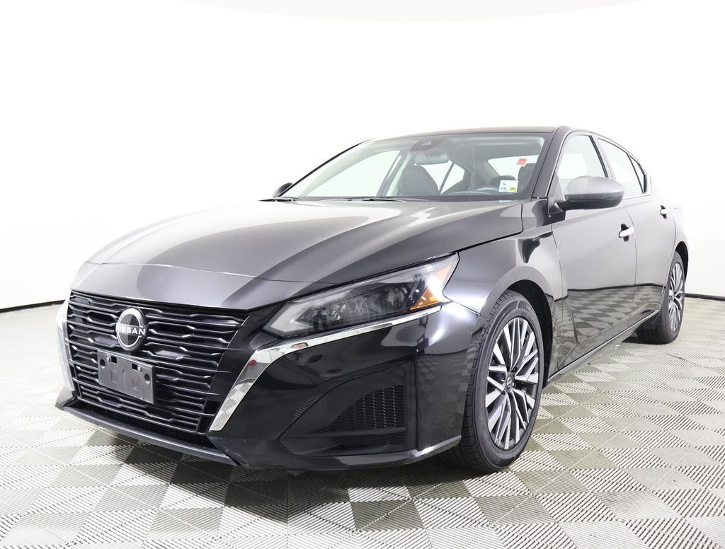 2023 Nissan Altima 2.5 SV photo 2