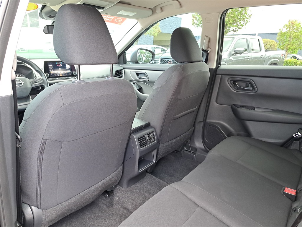 2025 Nissan Rogue S photo 11