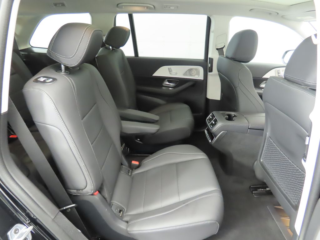 2025 Mercedes Benz GLS 450 4MATIC photo 22