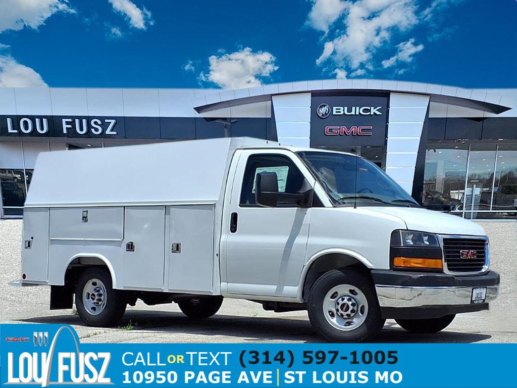 2025 GMC Savana Cutaway Work Van's photo