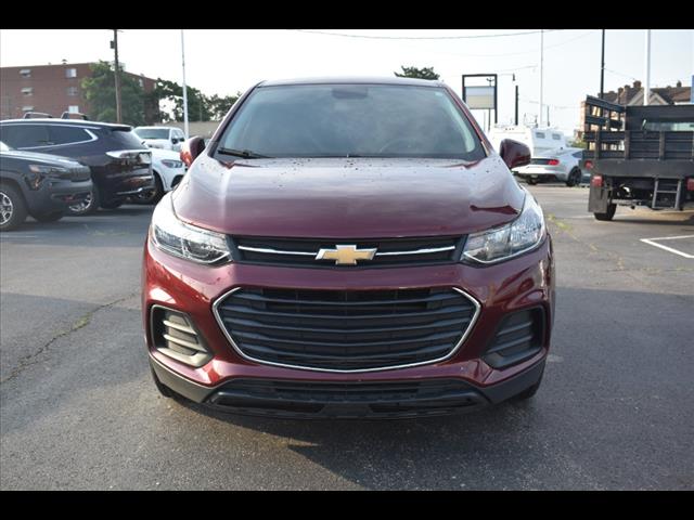2017 Chevrolet Trax LS photo 2