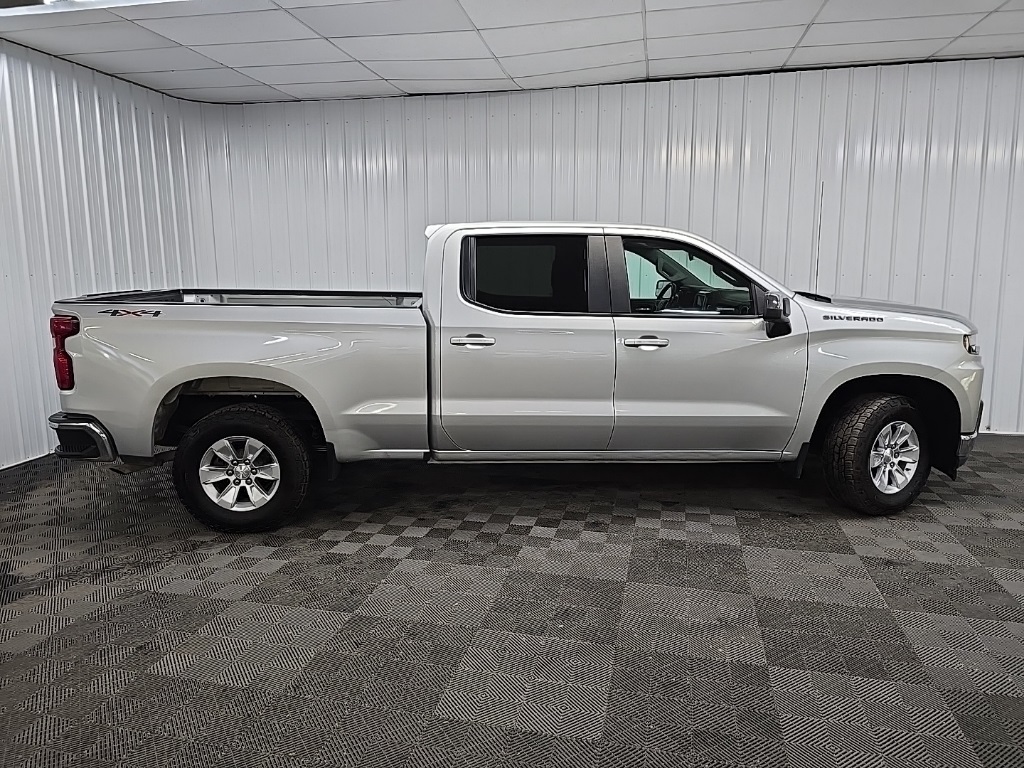 2019 Chevrolet Silverado 1500 LT photo 2