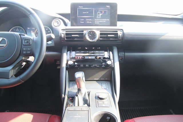 2024 Lexus IS 350 F SPORT photo 25