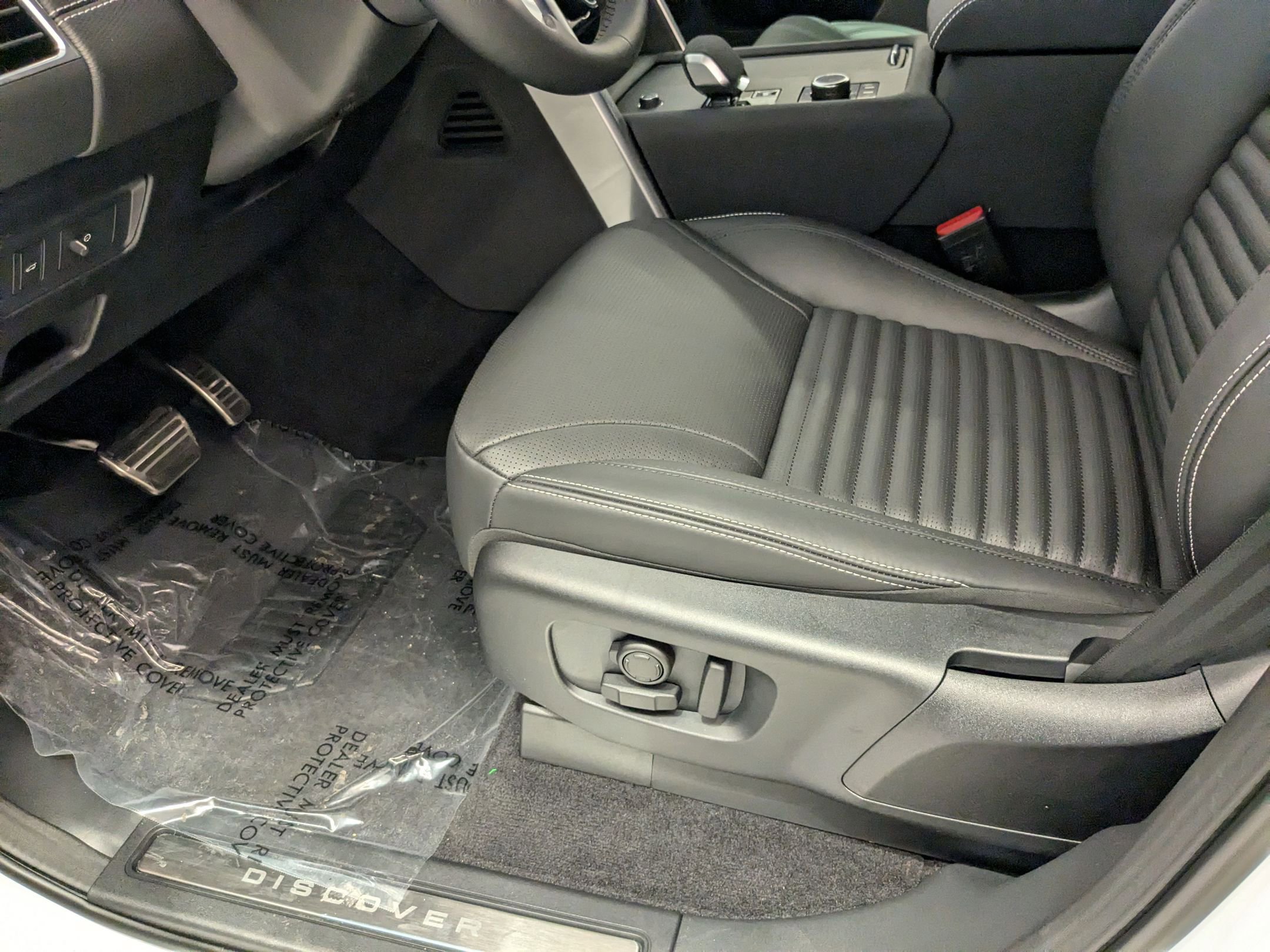 2025 Land Rover Discovery SE photo 4