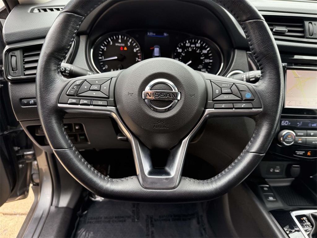 2019 Nissan Rogue SV photo 18