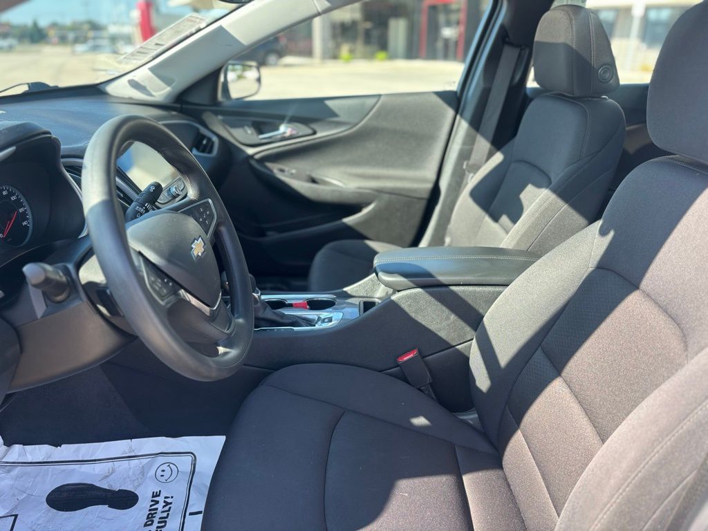 2023 Chevrolet Malibu 1LT photo 10
